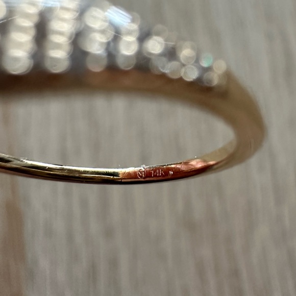 Mejuri Pavé Diamond Slim Signet Ring - Picture 4 of 6